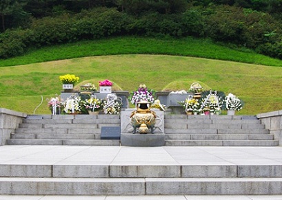 Gravesite of President Park Chung-Hee and His Wife